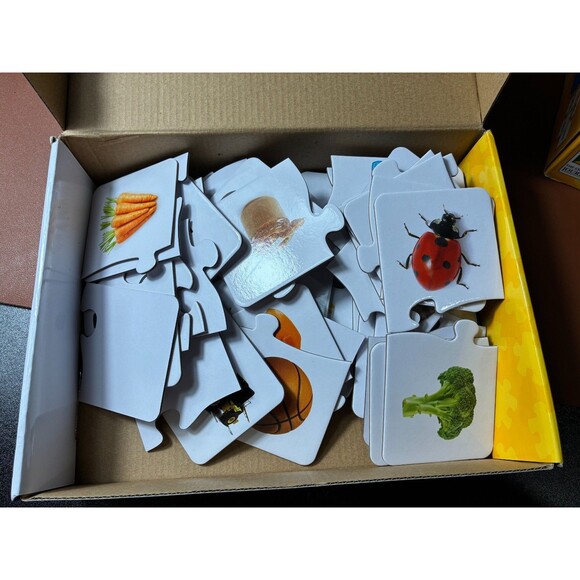 Educational Toy Lot of 3 Match It Colors All About Me Scholastic Mini-Books - Picture 6 of 6